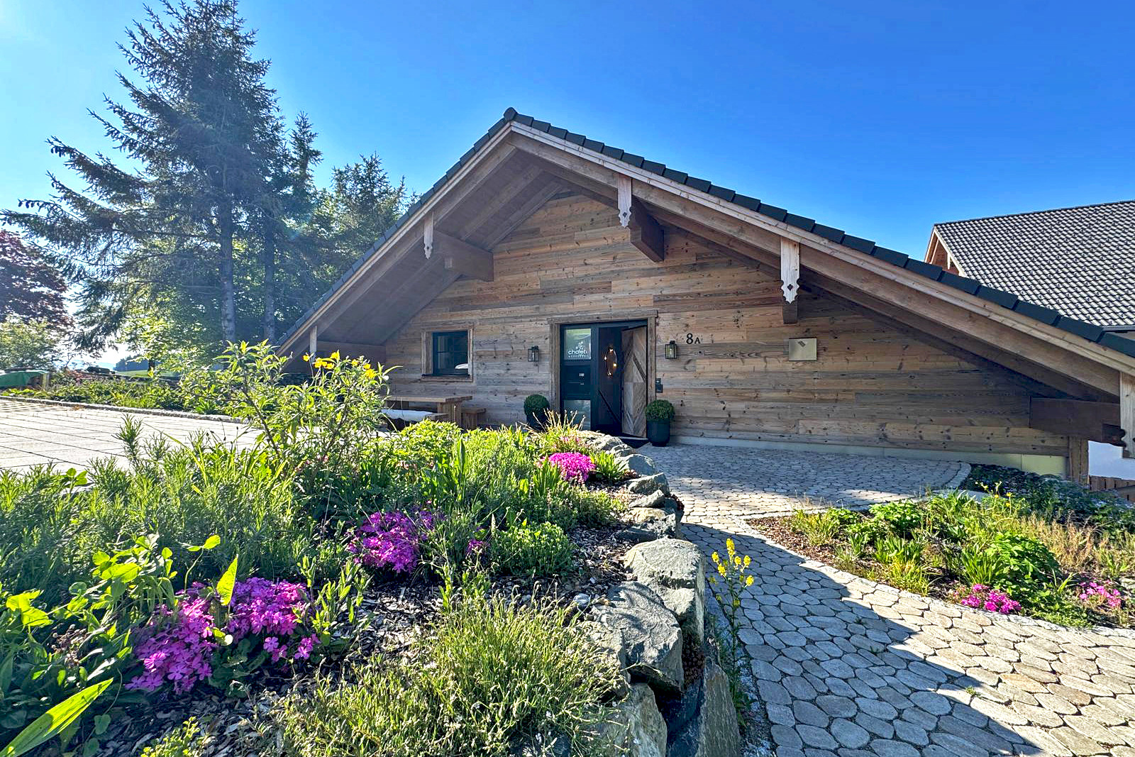 Chalet Mädesüss im Frühling